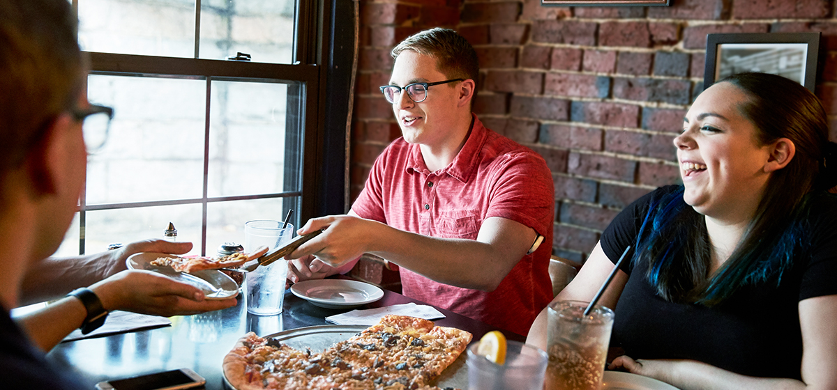 Omnipod - Podder, Patrick eating pizza with friends