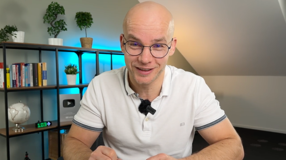 Omnipod Podder Tom Vesely sitting in his office facing the camera for a video