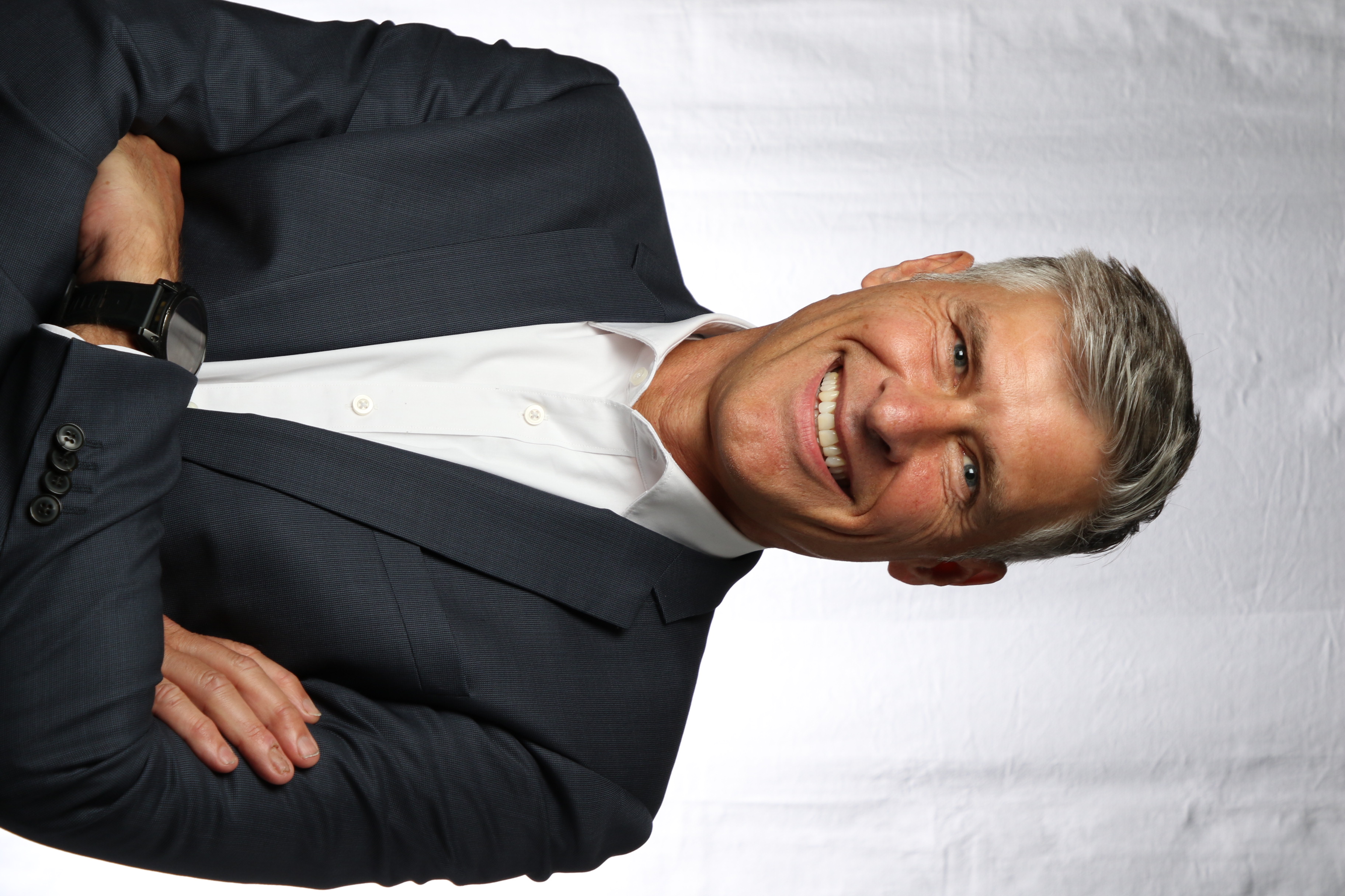 Dr. Michael Riddell