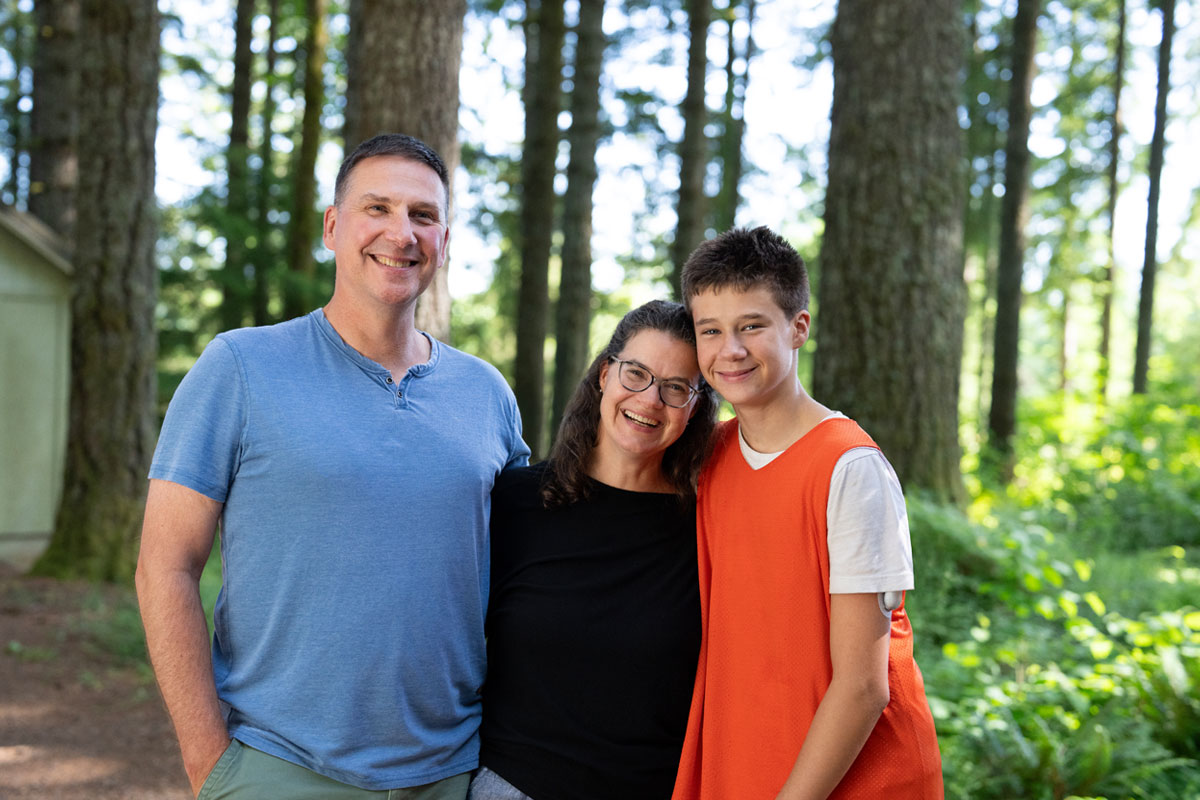 Podder Ben with his parents Erik and Anna in the woods